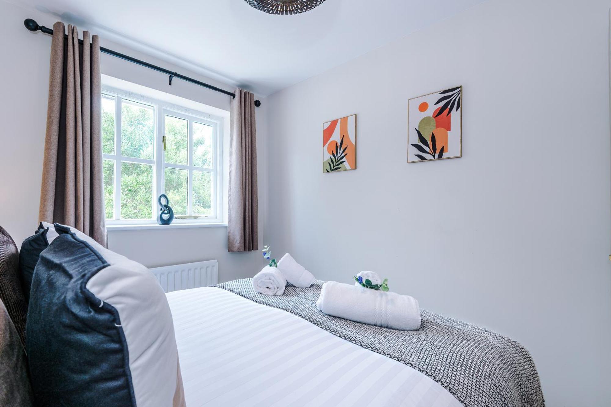 New! Stunning 3-Bed Home In Chester By 53 Degrees Property, Ideal For Groups, Free Parking! Kültér fotó