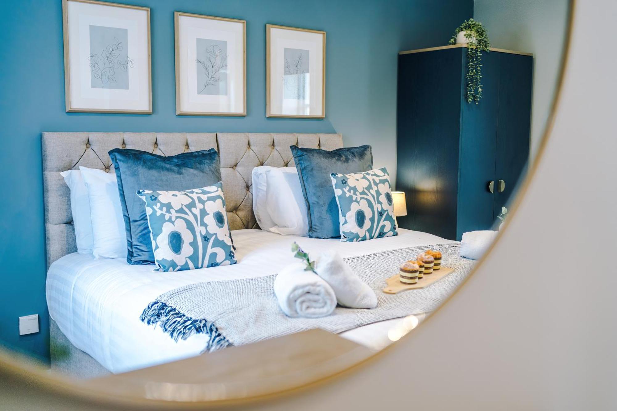 New! Stunning 3-Bed Home In Chester By 53 Degrees Property, Ideal For Groups, Free Parking! Kültér fotó