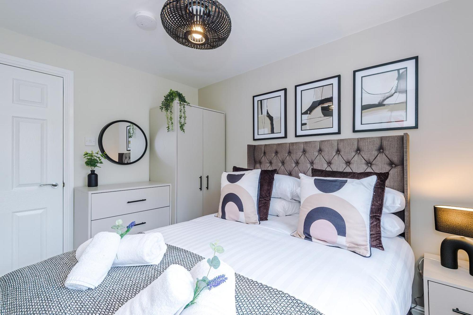 New! Stunning 3-Bed Home In Chester By 53 Degrees Property, Ideal For Groups, Free Parking! Kültér fotó