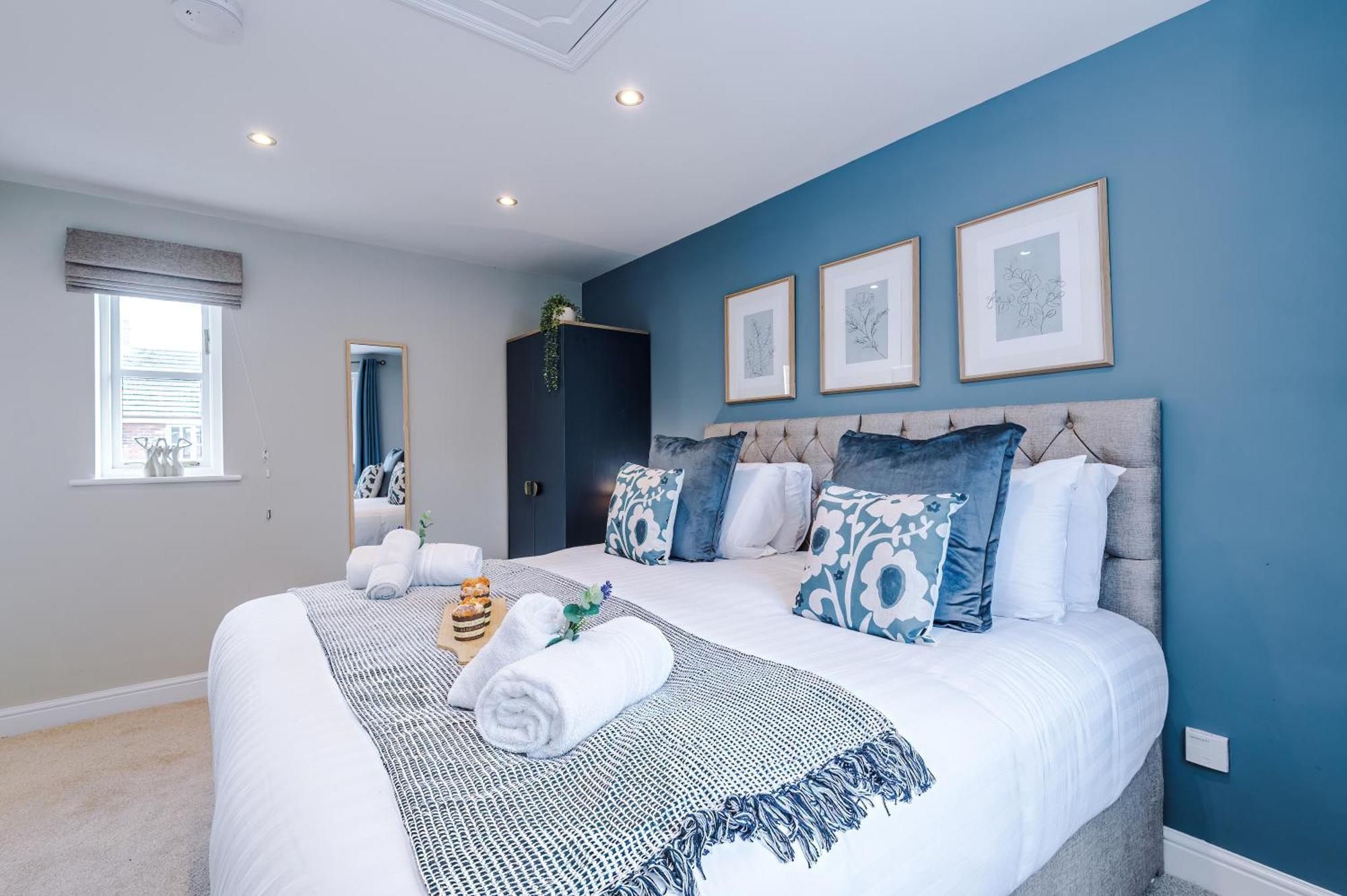 New! Stunning 3-Bed Home In Chester By 53 Degrees Property, Ideal For Groups, Free Parking! Kültér fotó