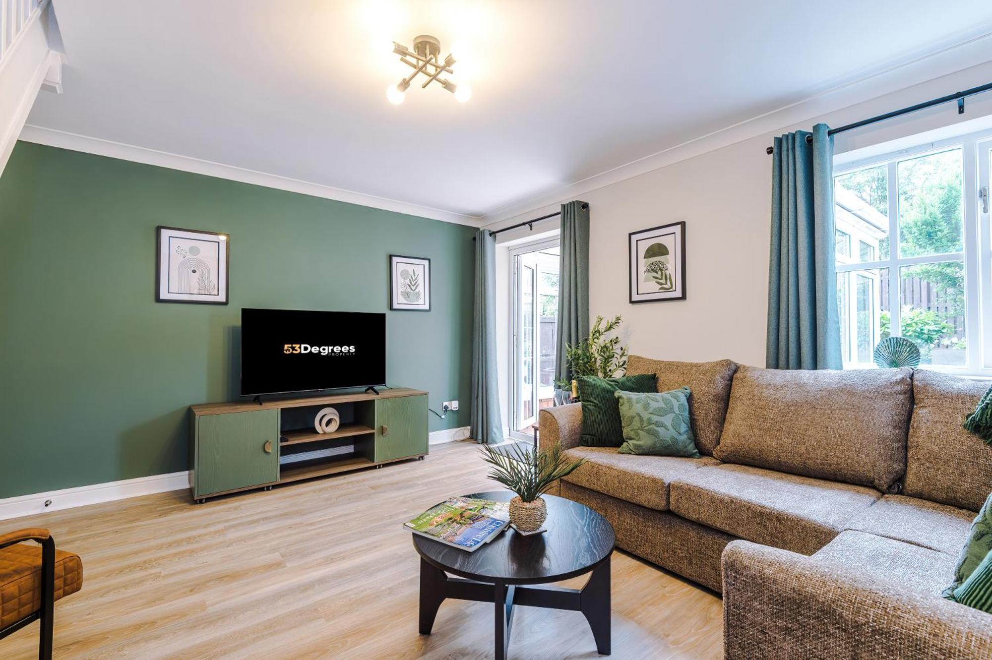 New! Stunning 3-Bed Home In Chester By 53 Degrees Property, Ideal For Groups, Free Parking! Kültér fotó
