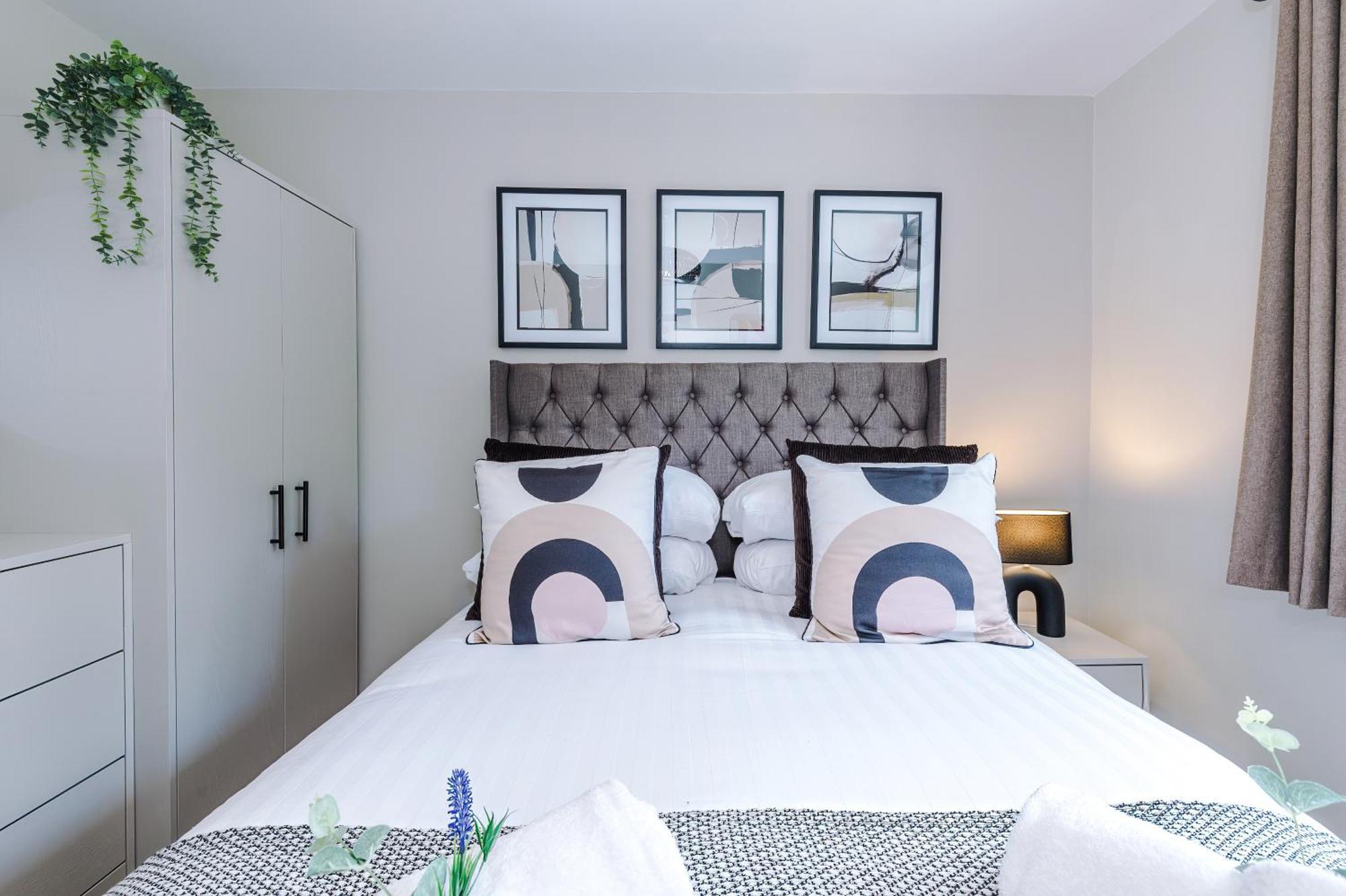New! Stunning 3-Bed Home In Chester By 53 Degrees Property, Ideal For Groups, Free Parking! Kültér fotó